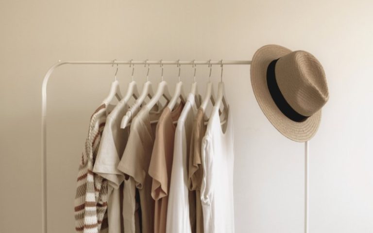 How to Perfect the Minimalist Wardrobe Aesthetic