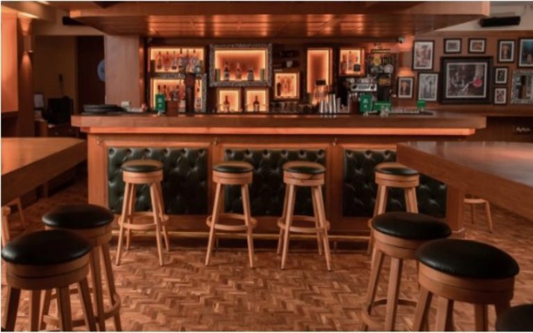 Best Delicacies To Order From Bars in Bandra When Dining Out