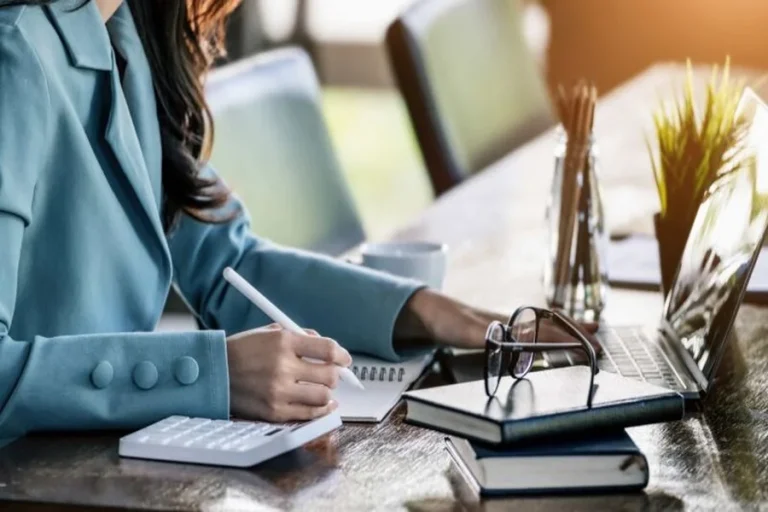 4 Ways Business Accountants Improve Efficiency Across Industries Business Accountants