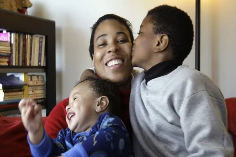 Funny Anniversary Wishes for Parents That Make Them Smile